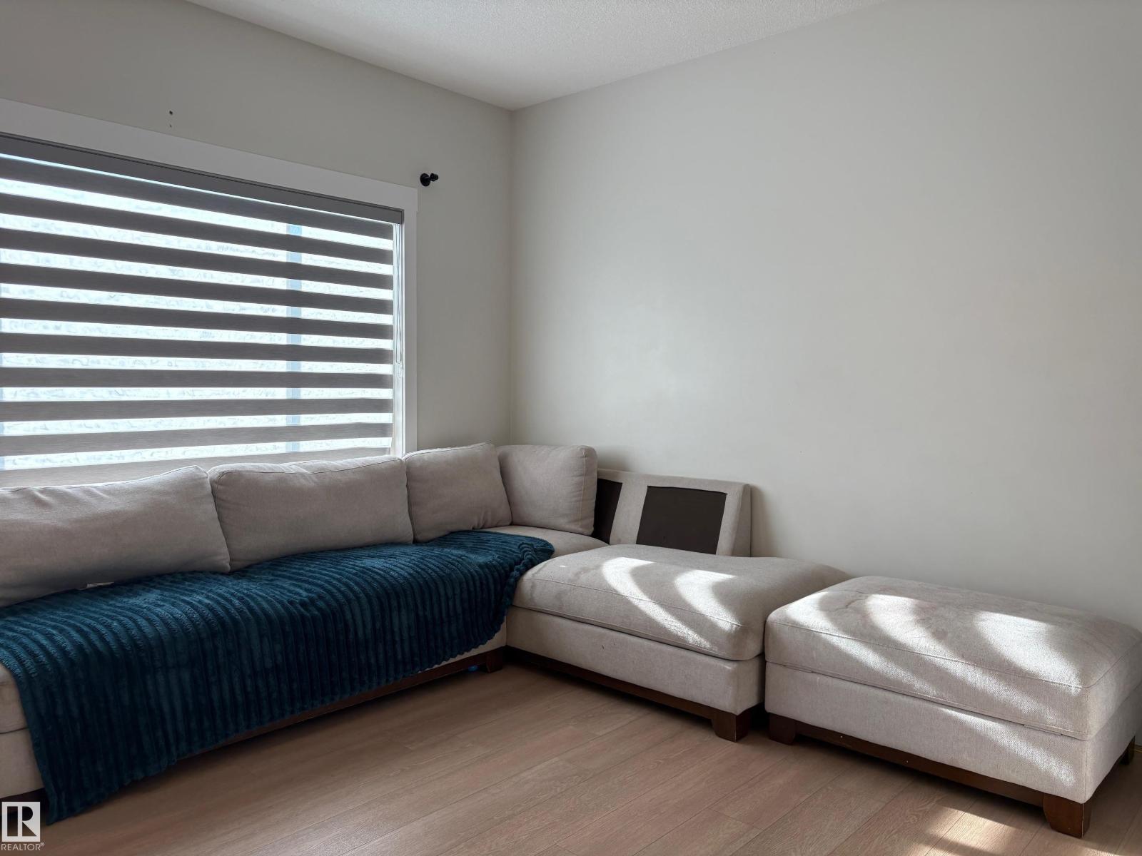 9952 227 ST NW - 48