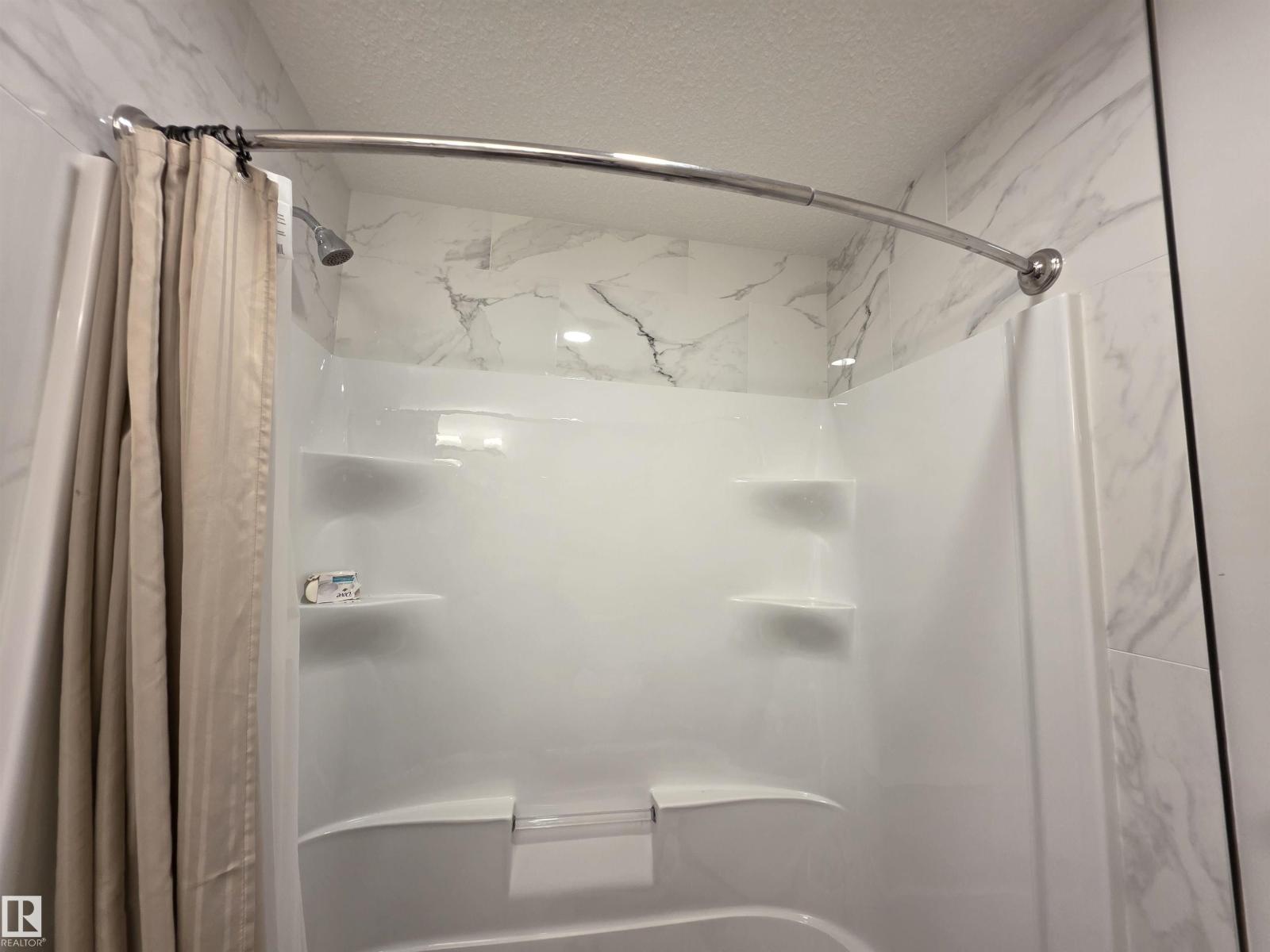 9952 227 ST NW - 40