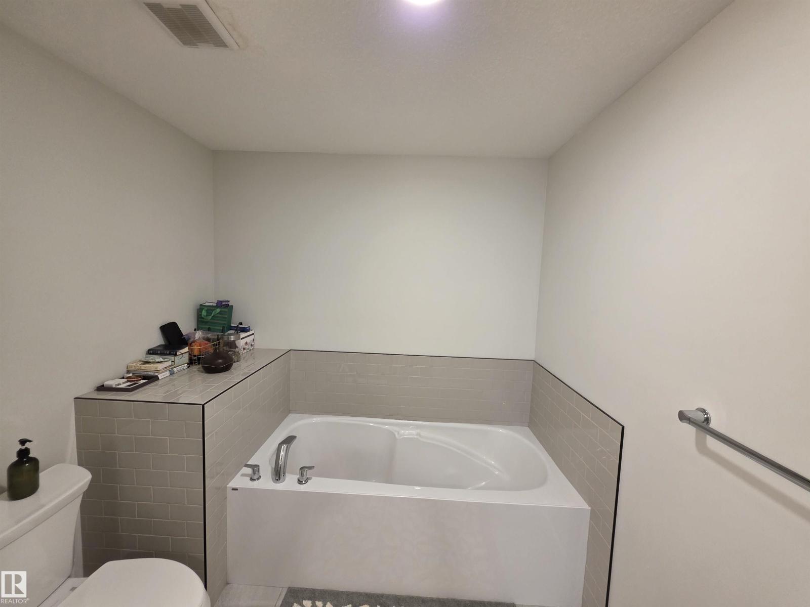 9952 227 ST NW - 55