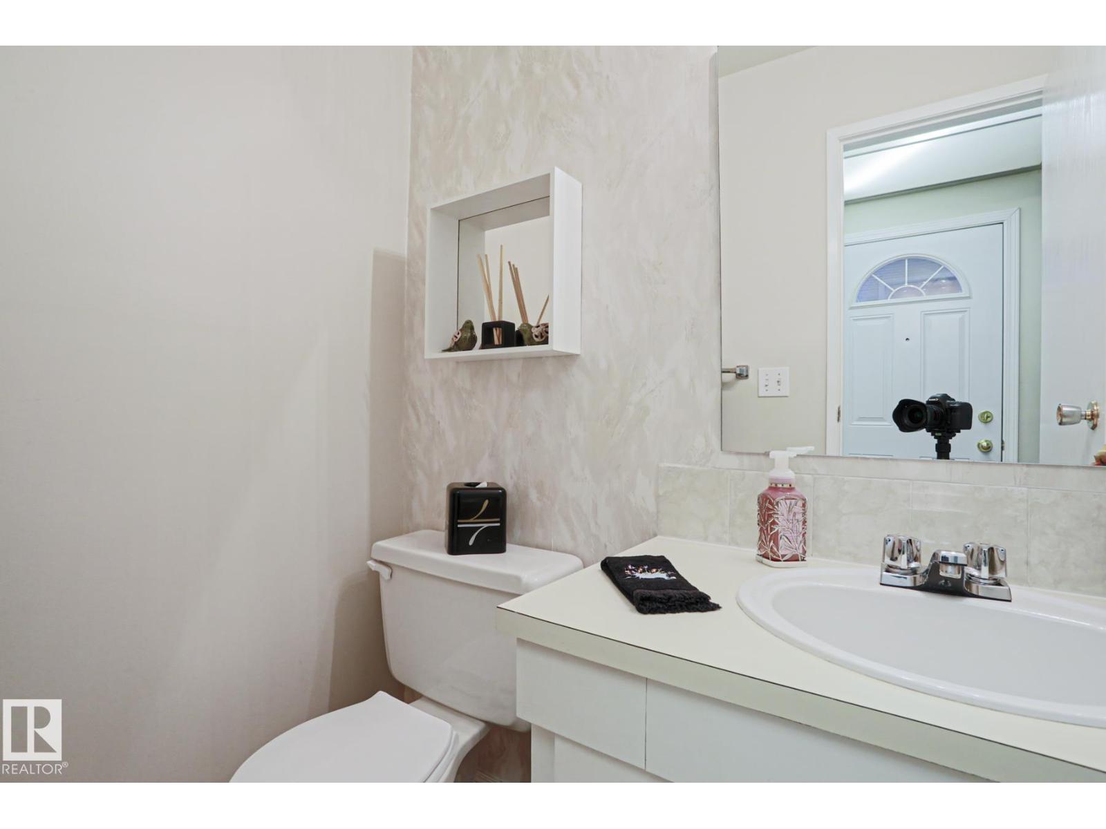#12 2020 105 ST NW - 18