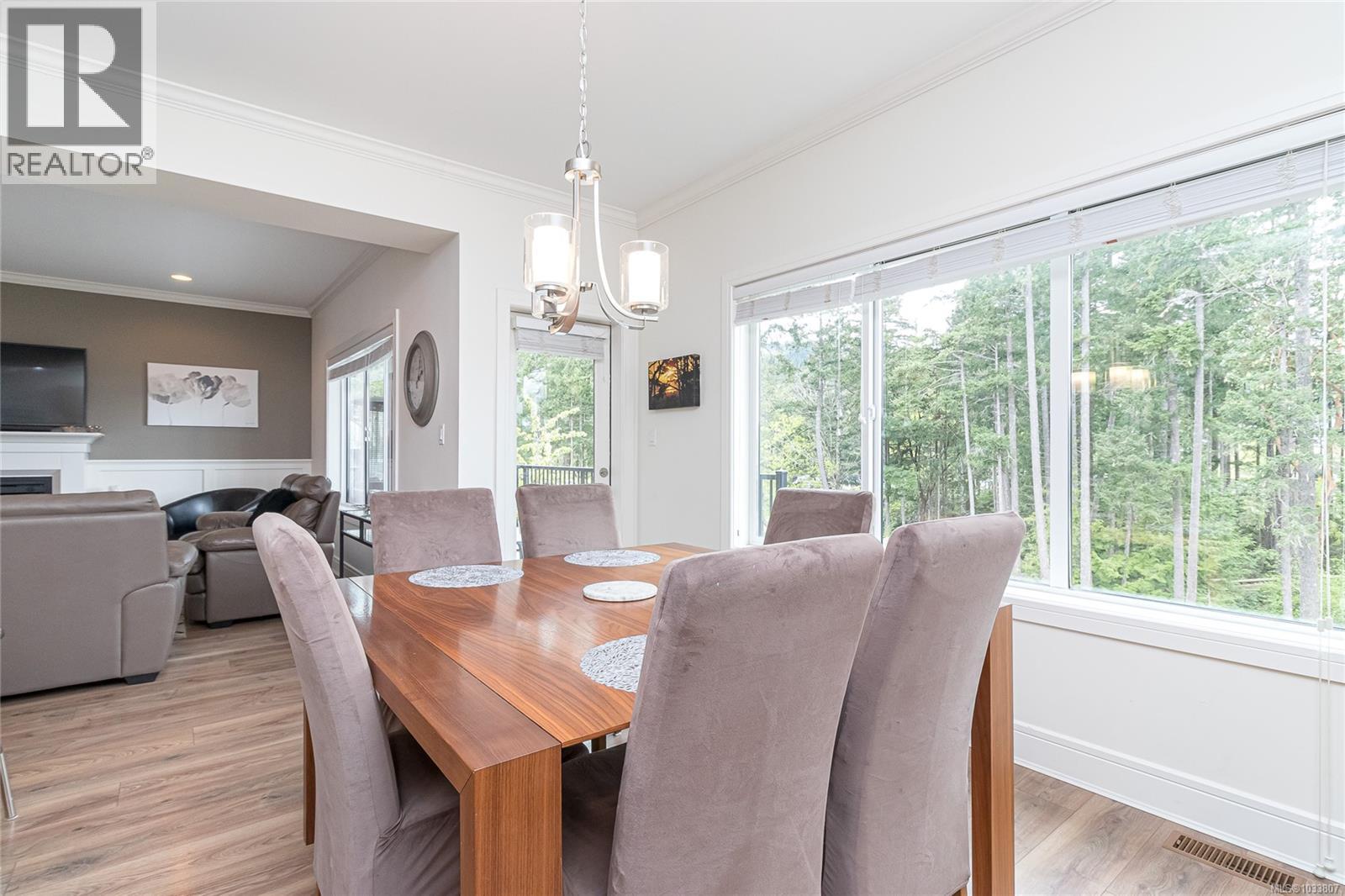 1166 Bombardier Cres - 10