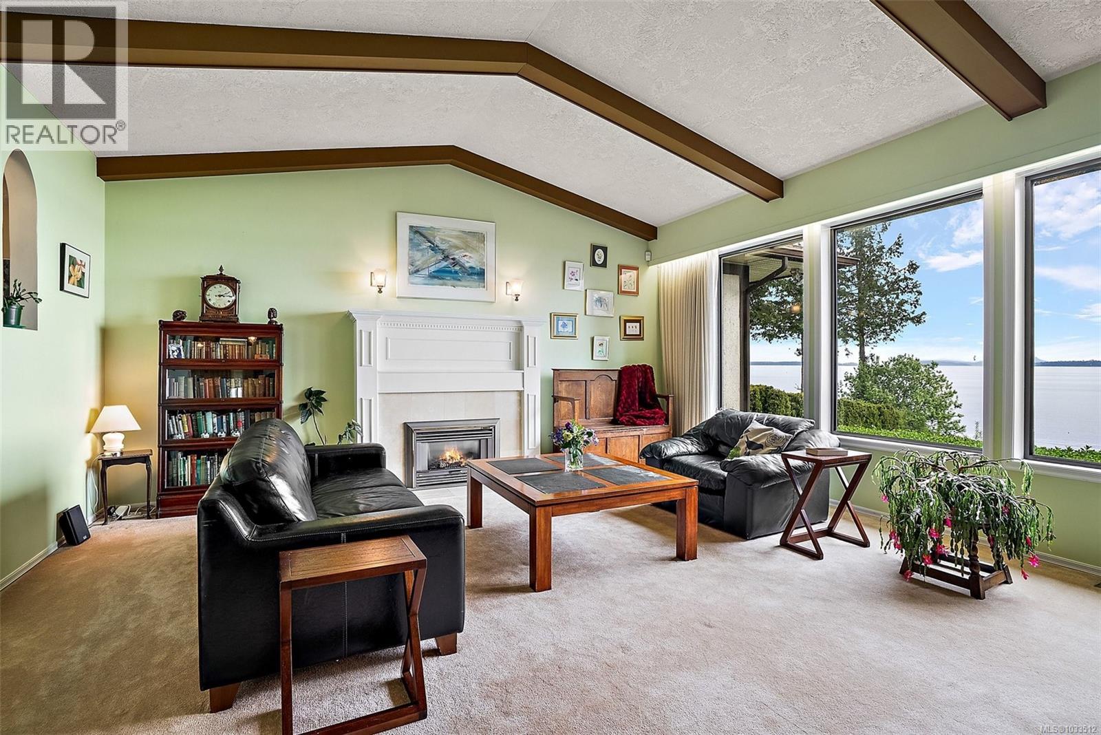  8877 Lochside Drive, North Saanich