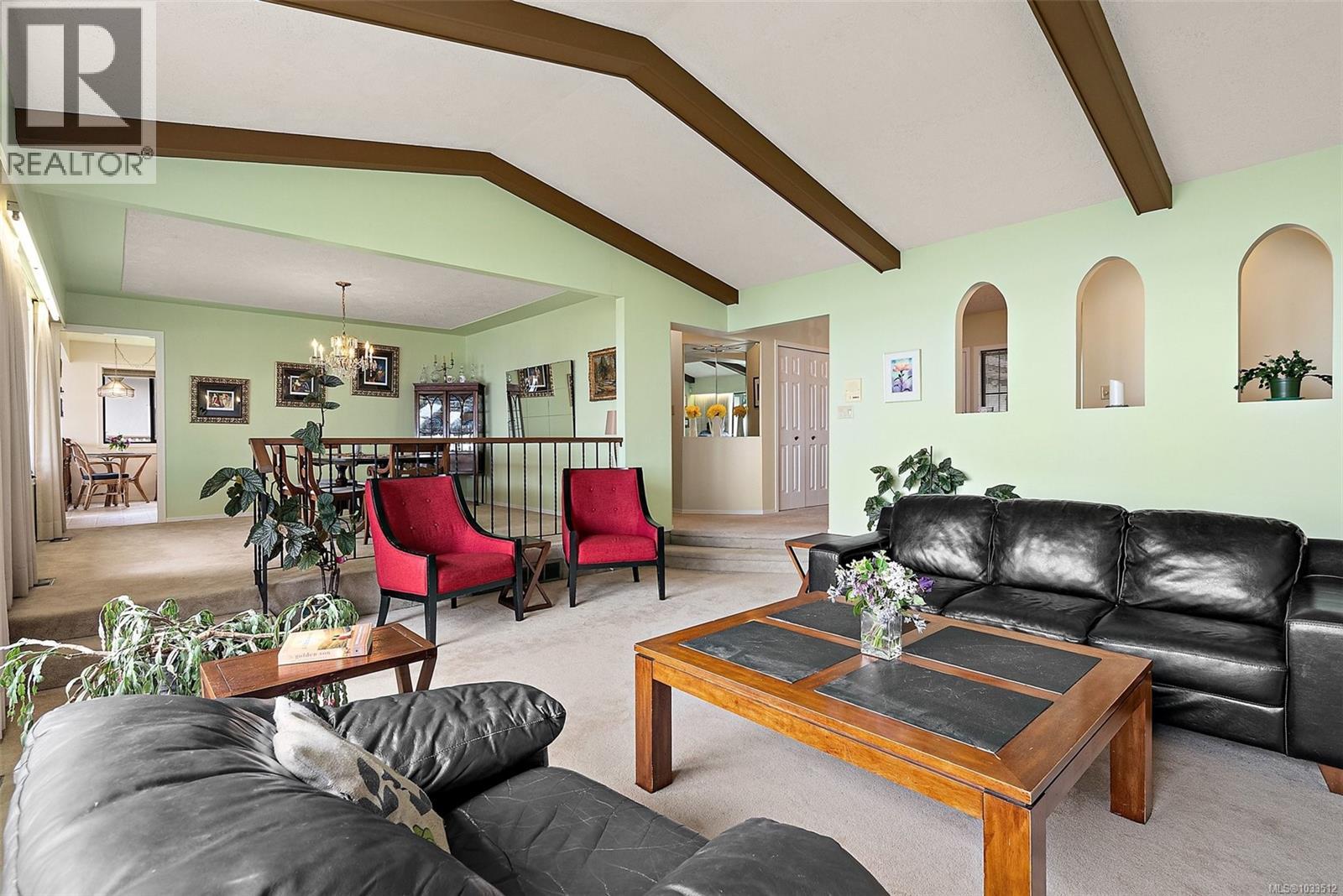  8877 Lochside Drive, North Saanich