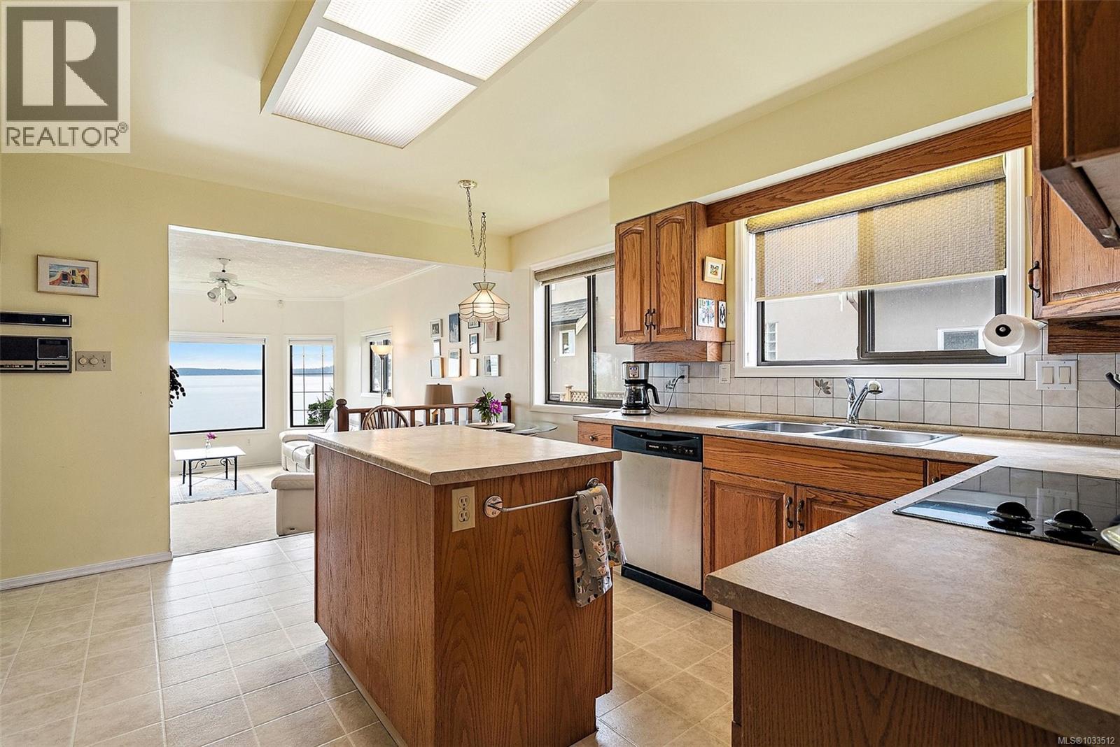  8877 Lochside Drive, North Saanich