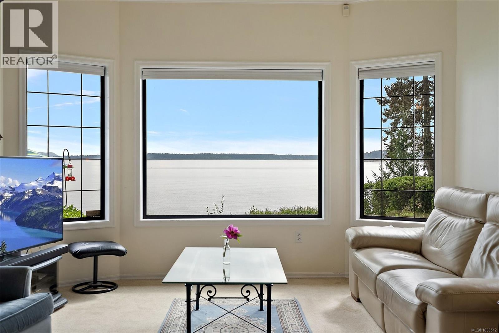  8877 Lochside Drive, North Saanich