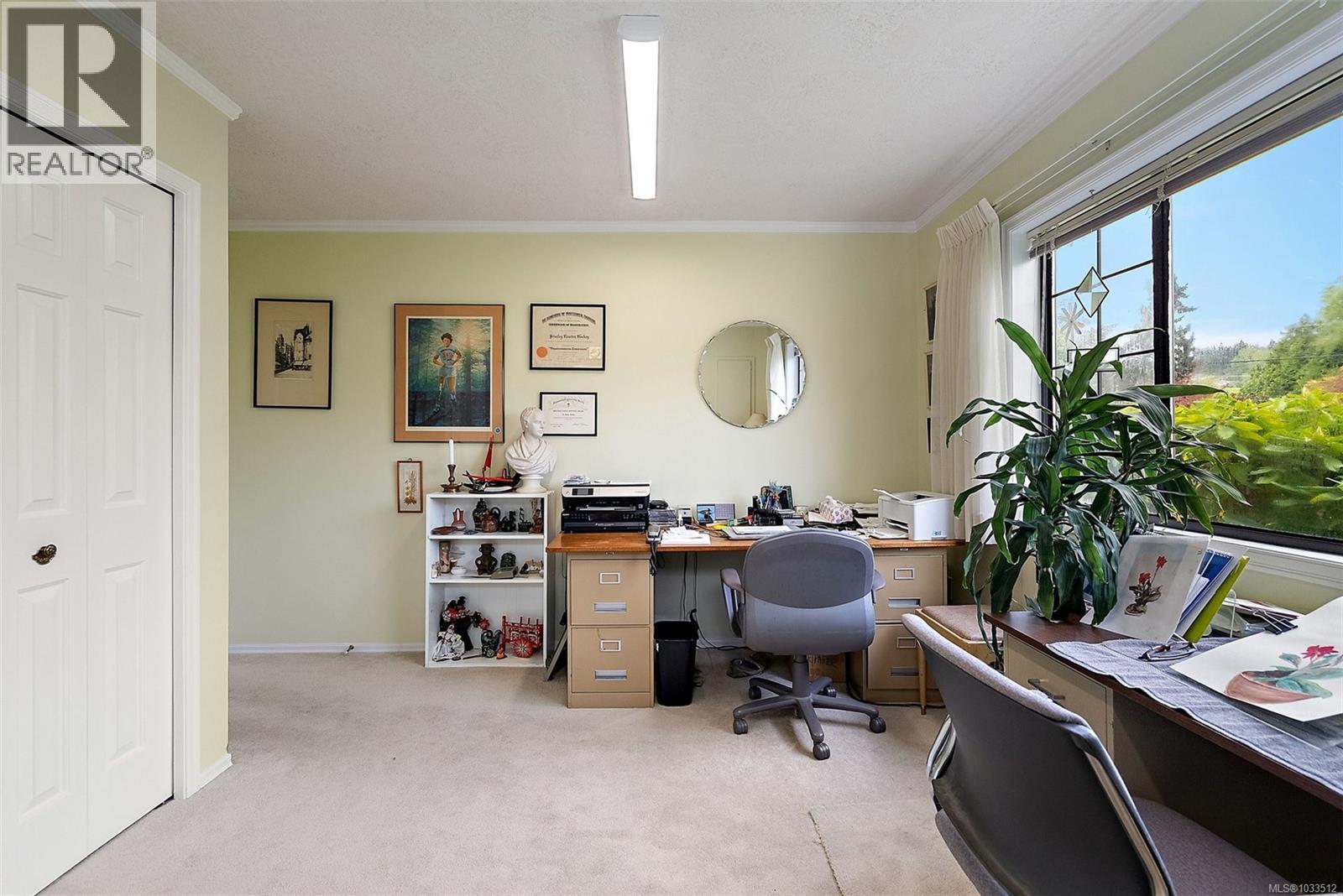  8877 Lochside Drive, North Saanich