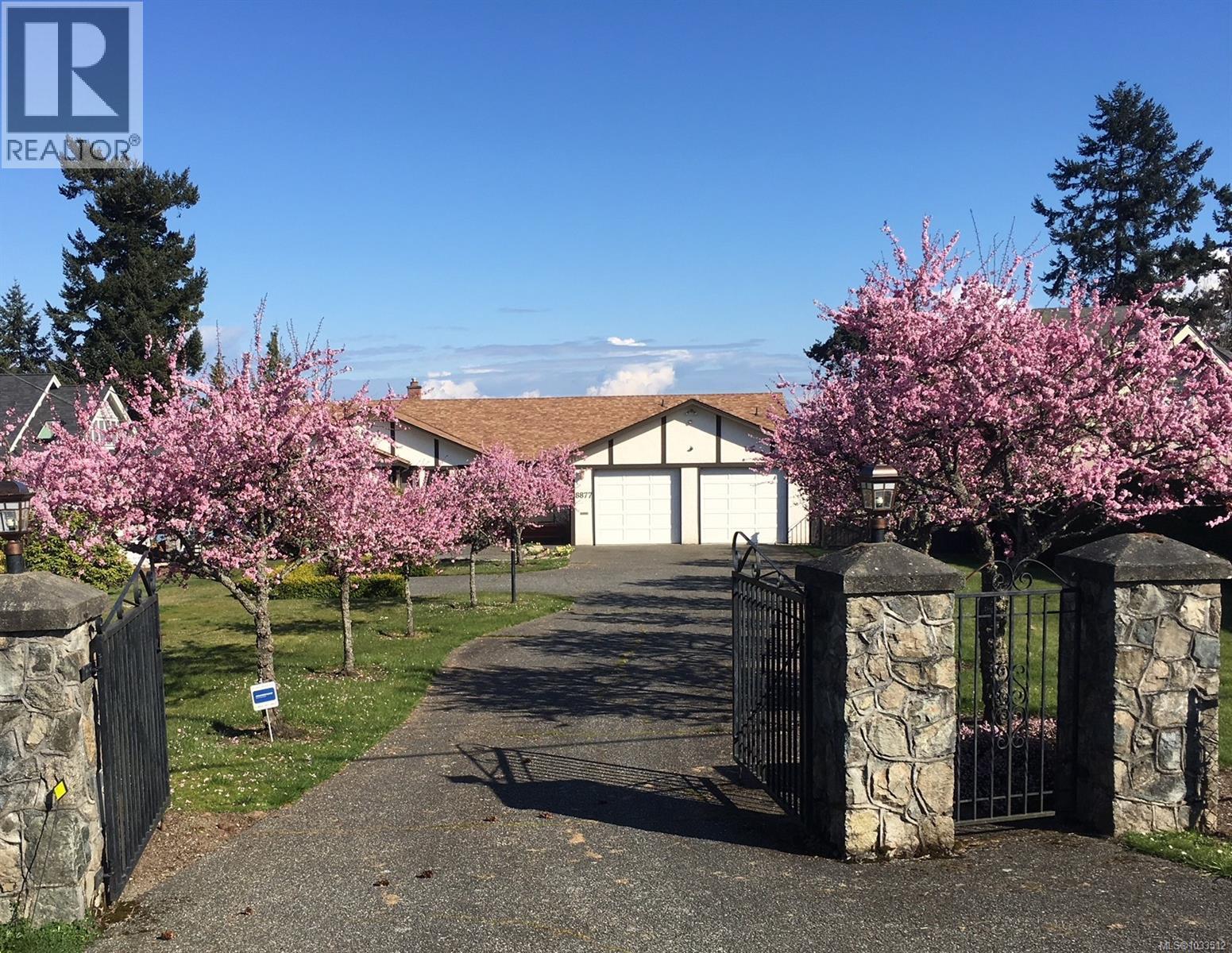  8877 Lochside Drive, North Saanich