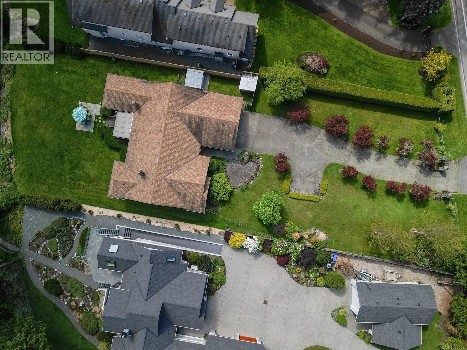  8877 Lochside Drive, North Saanich