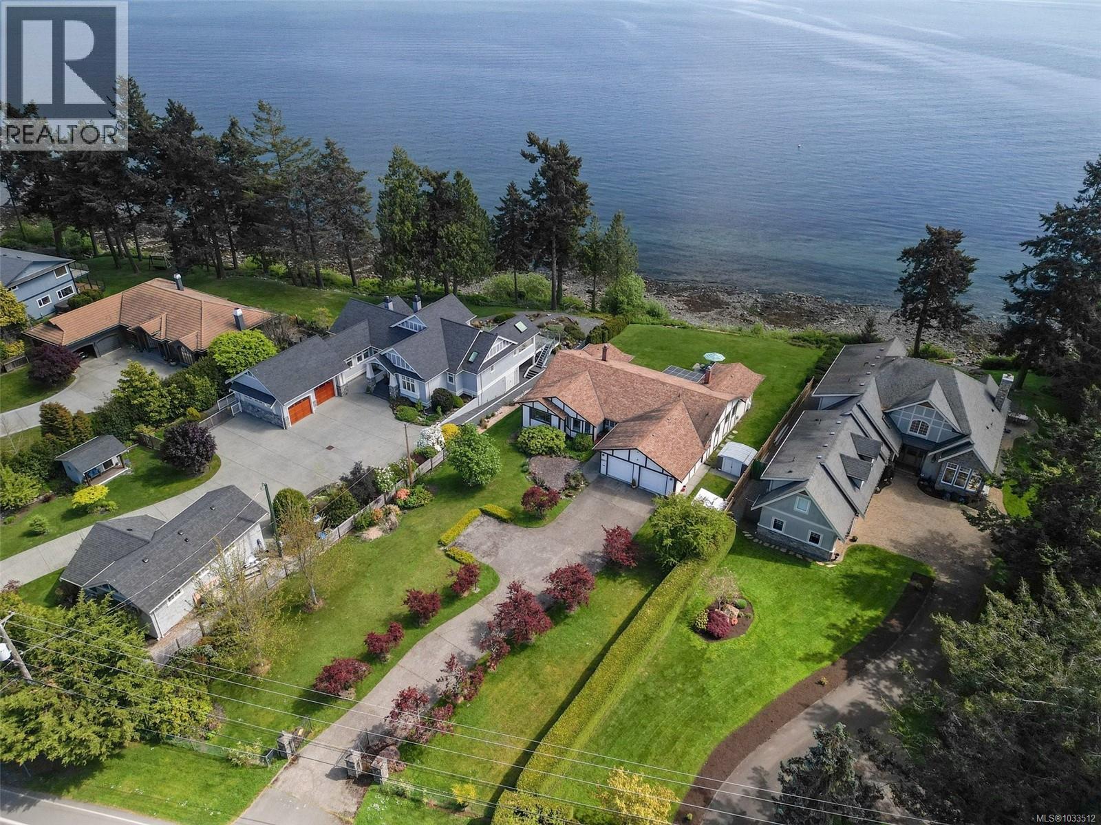  8877 Lochside Drive, North Saanich