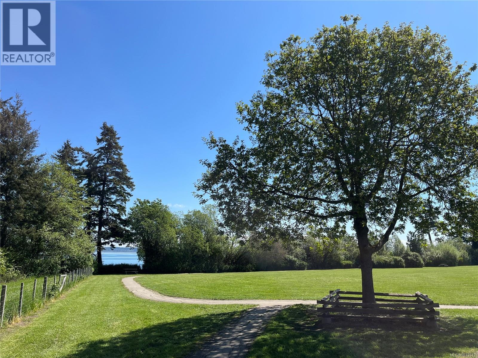 8877 Lochside Dr - 75
