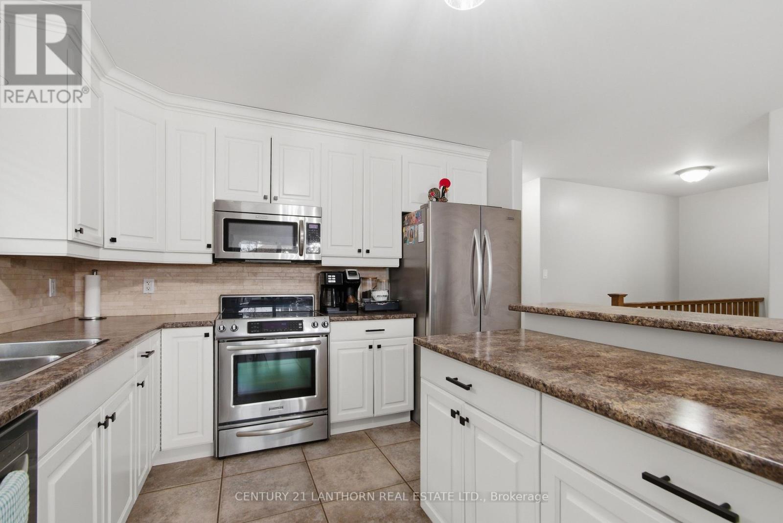 35 GALE CRESCENT - 15