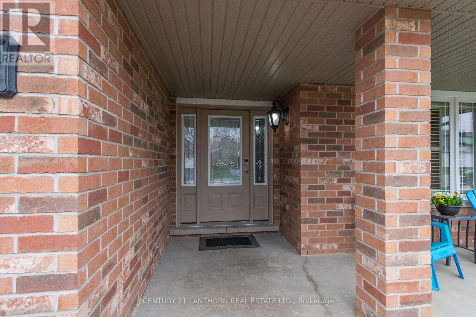 35 GALE CRESCENT - Image 2