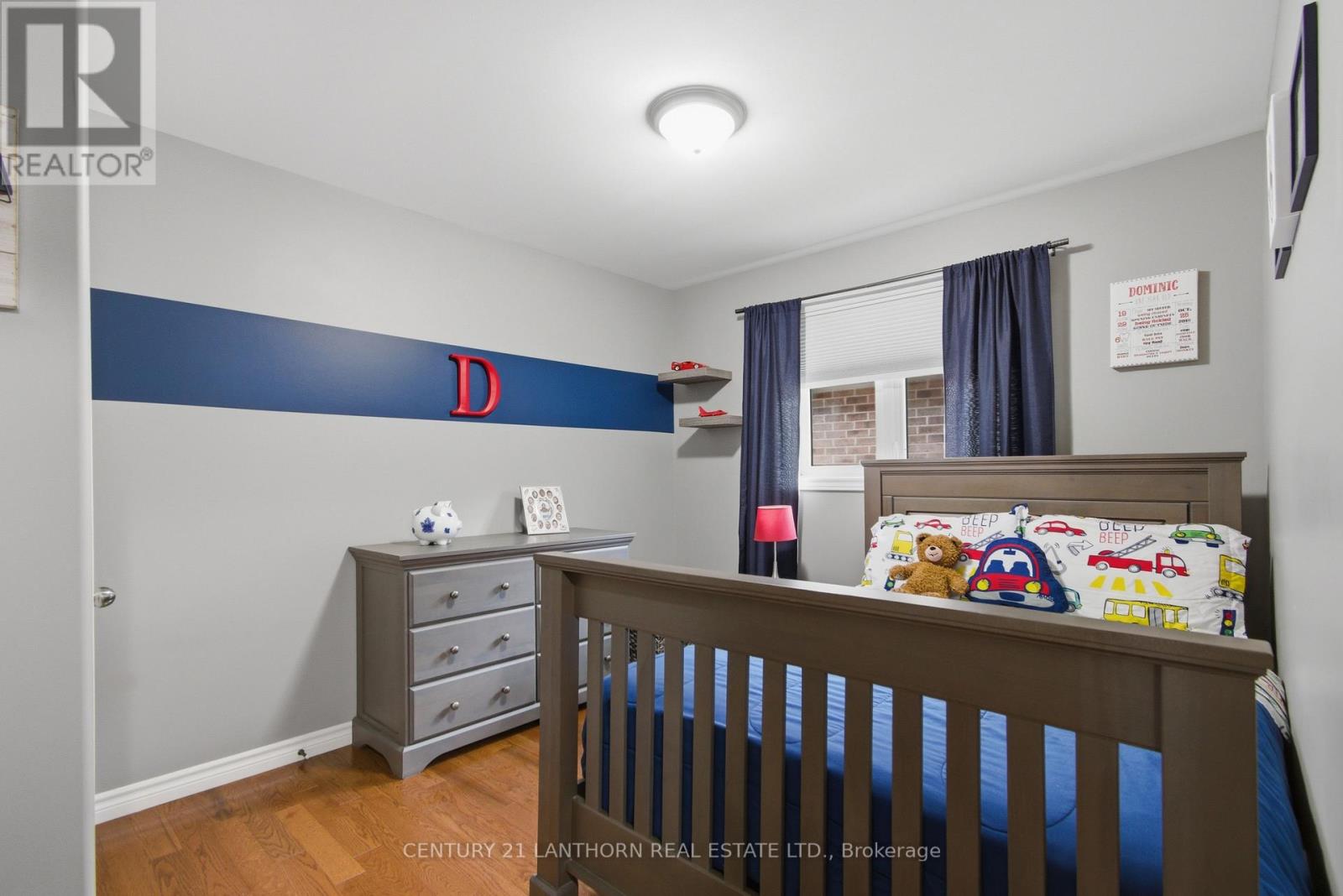 35 GALE CRESCENT - 22
