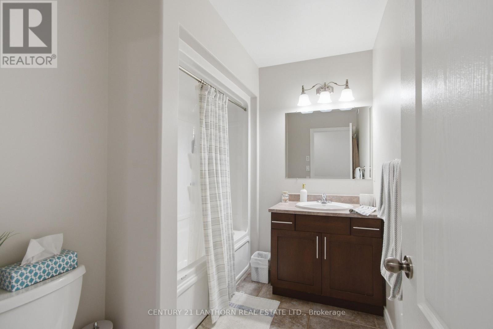 35 GALE CRESCENT - 24