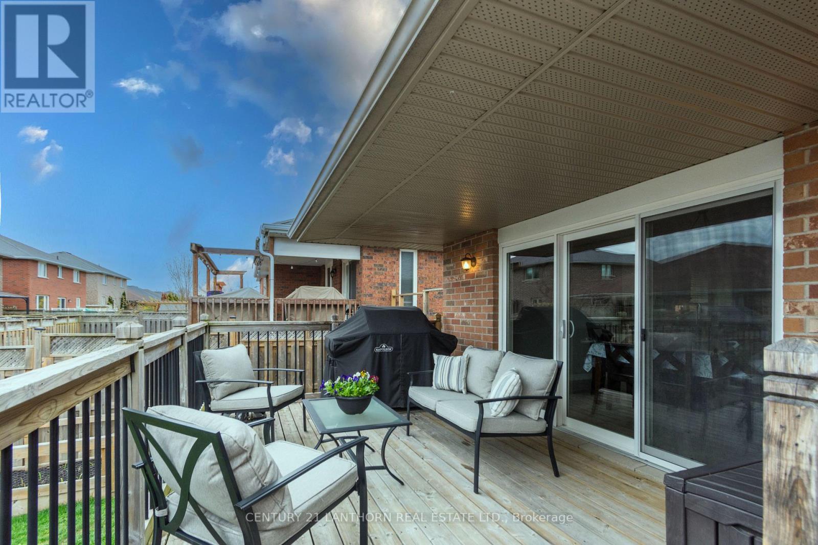 35 GALE CRESCENT - 39