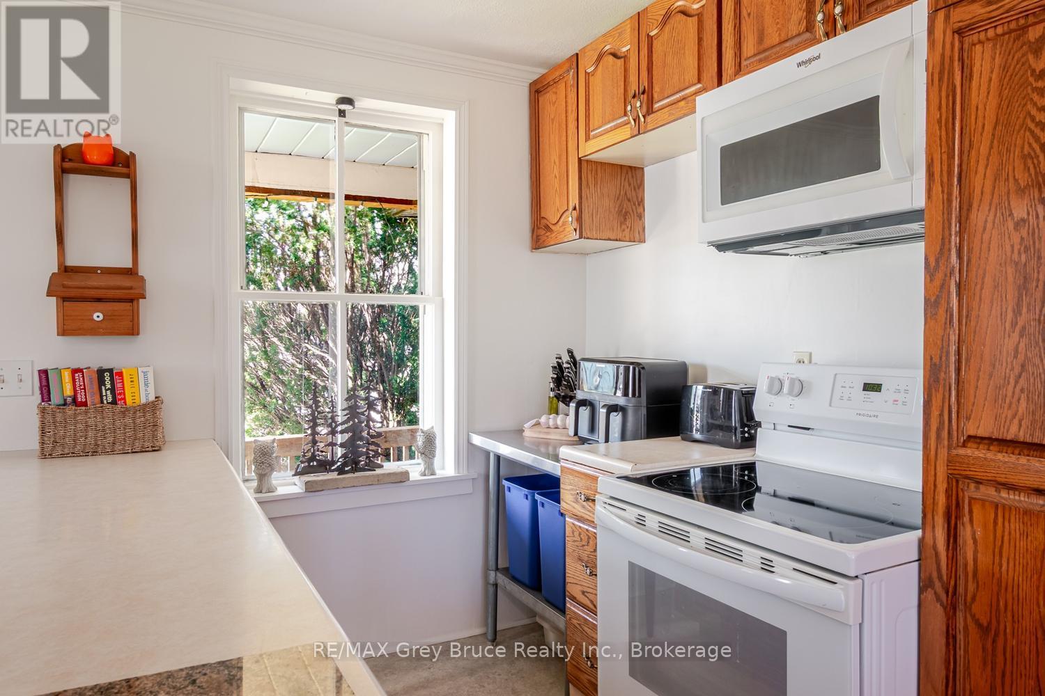 44 ALICE STREET W - 13