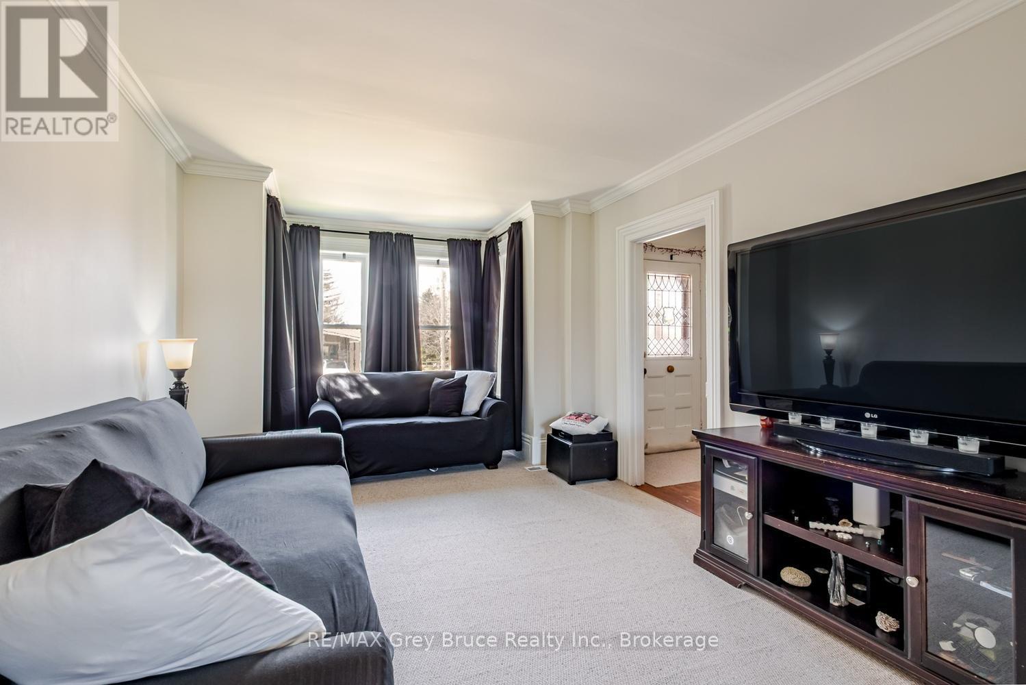 44 ALICE STREET W - 27