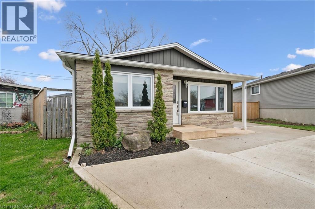 31 ASPEN Crescent, Elmira, Ontario, N3B1J7 — Photo 4