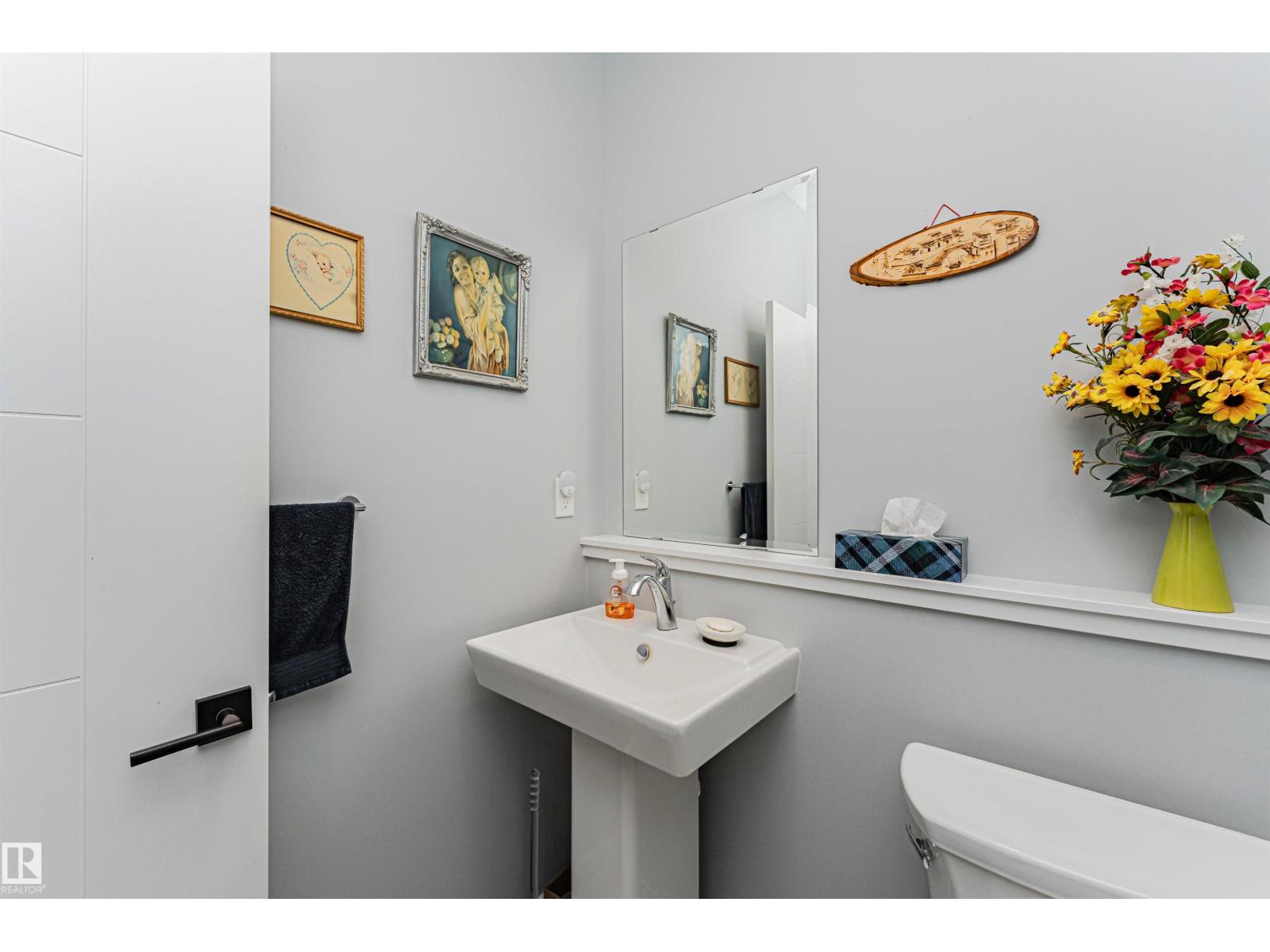 8147 226 ST NW - 19