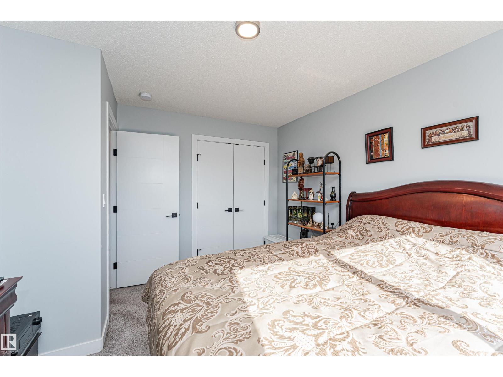 8147 226 ST NW - 33