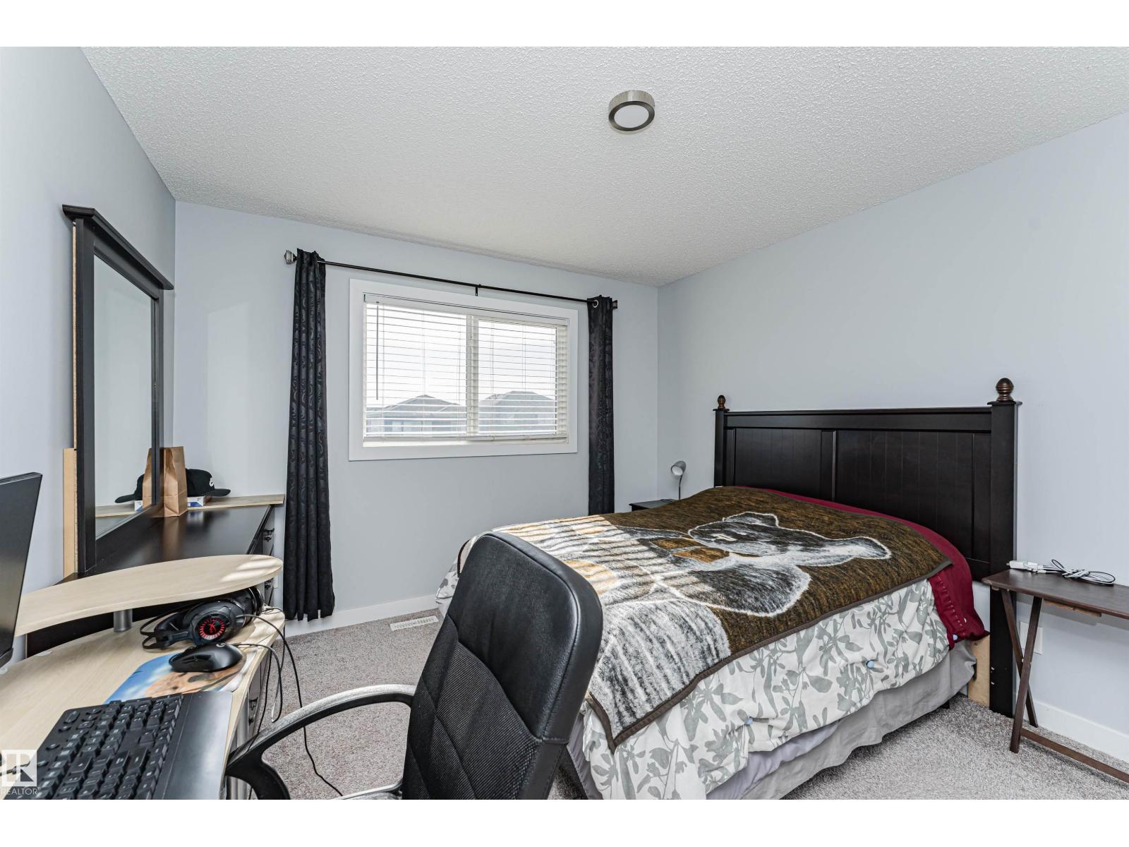 8147 226 ST NW - 34