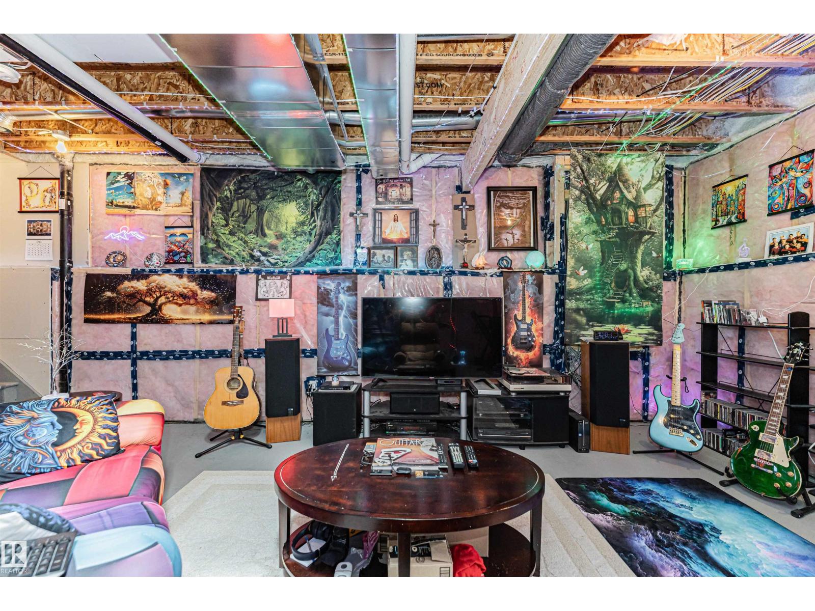 8147 226 ST NW - 37