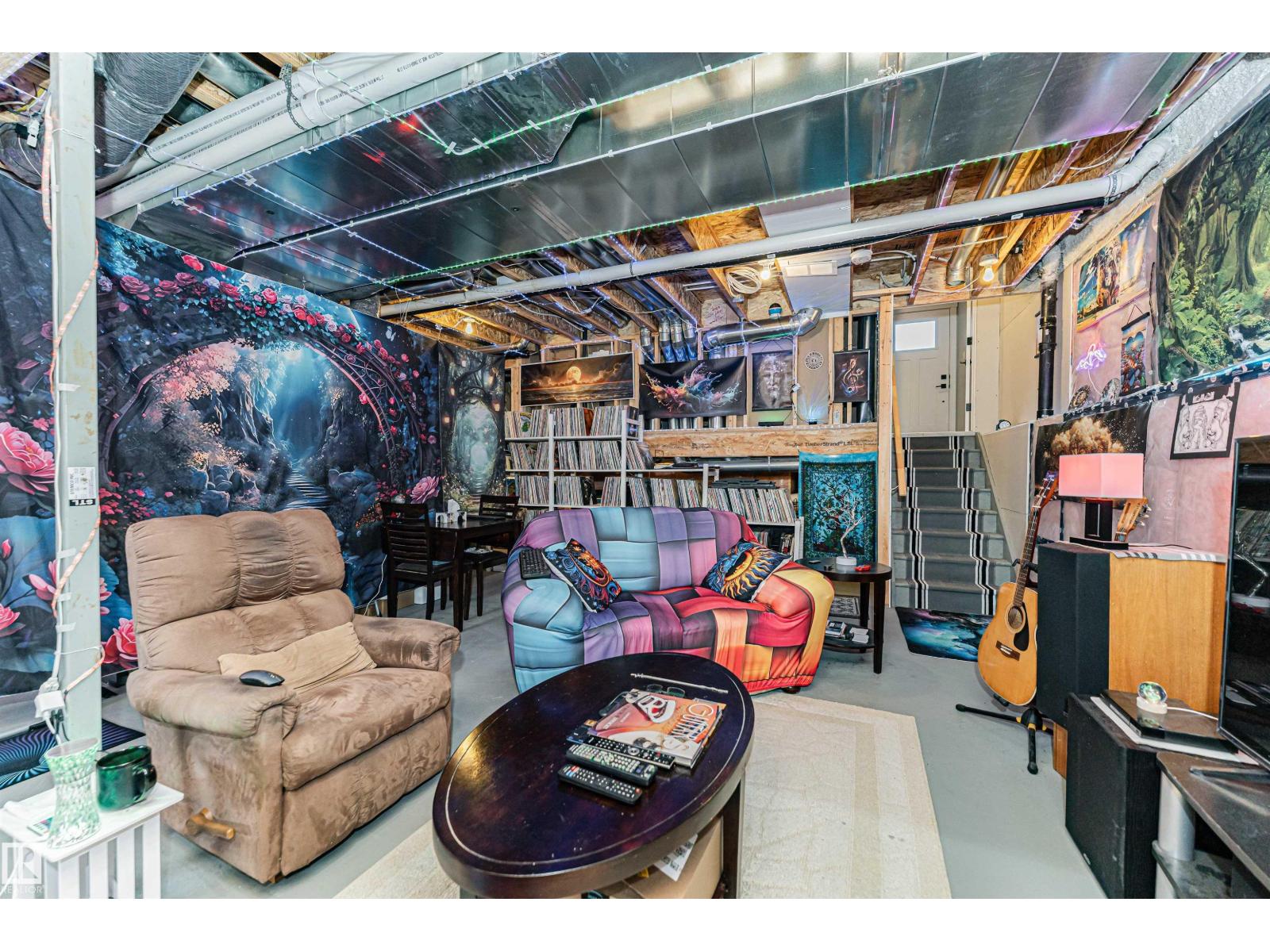 8147 226 ST NW - 38