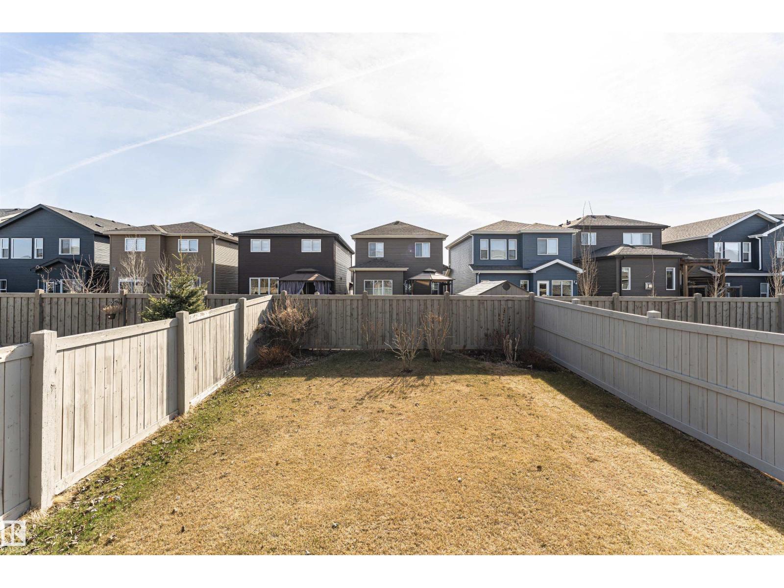 8147 226 ST NW - 43