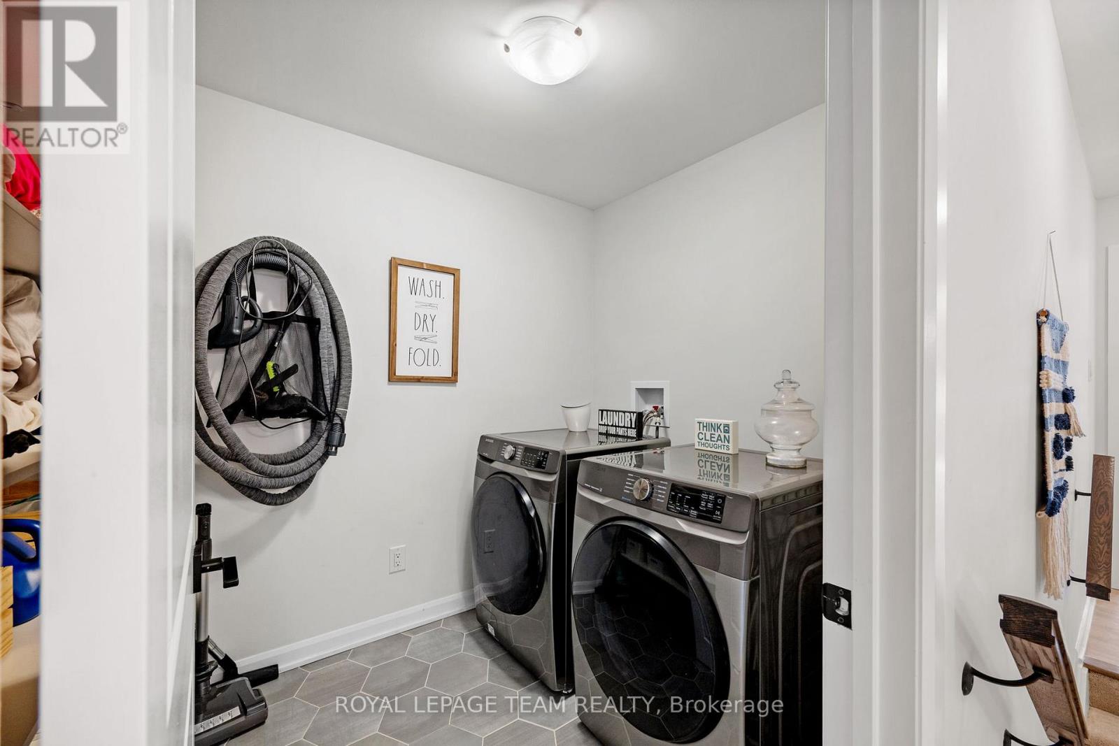 98 RALPH ERFLE WAY - 21