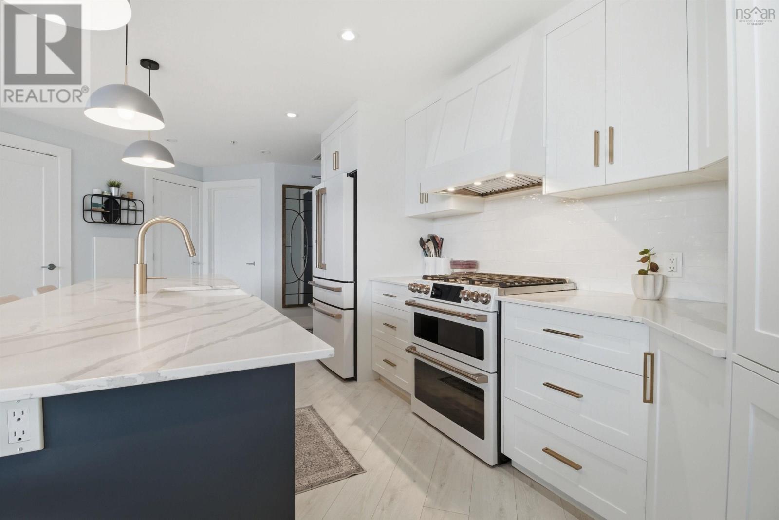 Property 3 of 51 of 807 67 Kings Wharf Place
