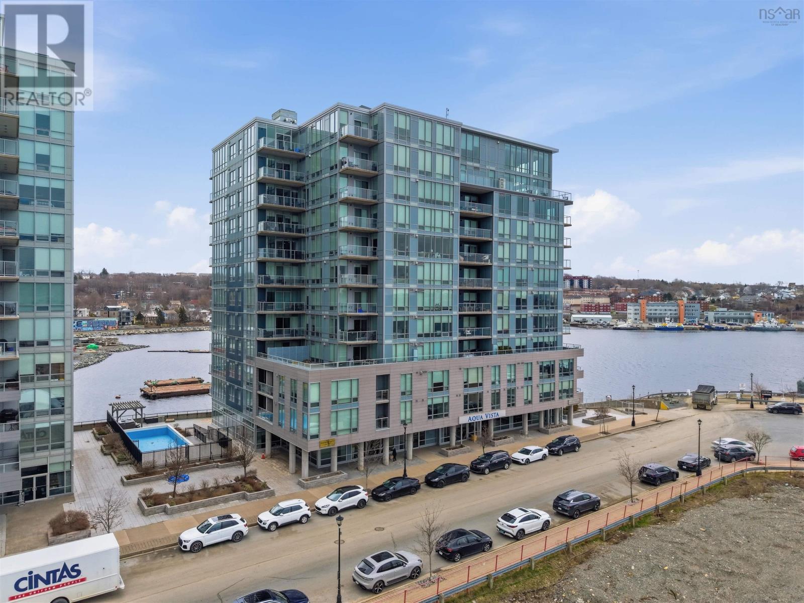 Property 38 of 51 of 807 67 Kings Wharf Place