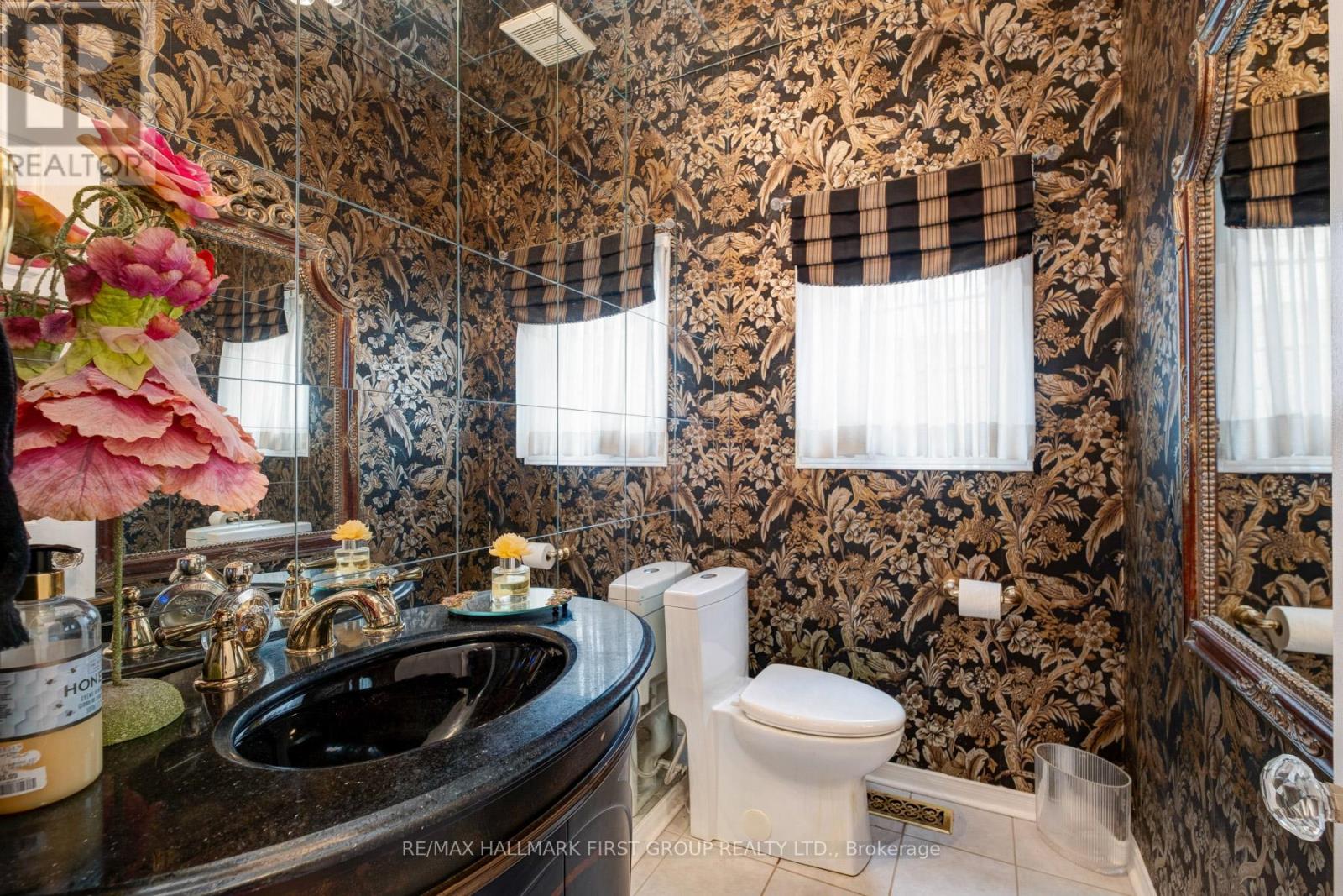 990 GLENBOURNE DRIVE - 21