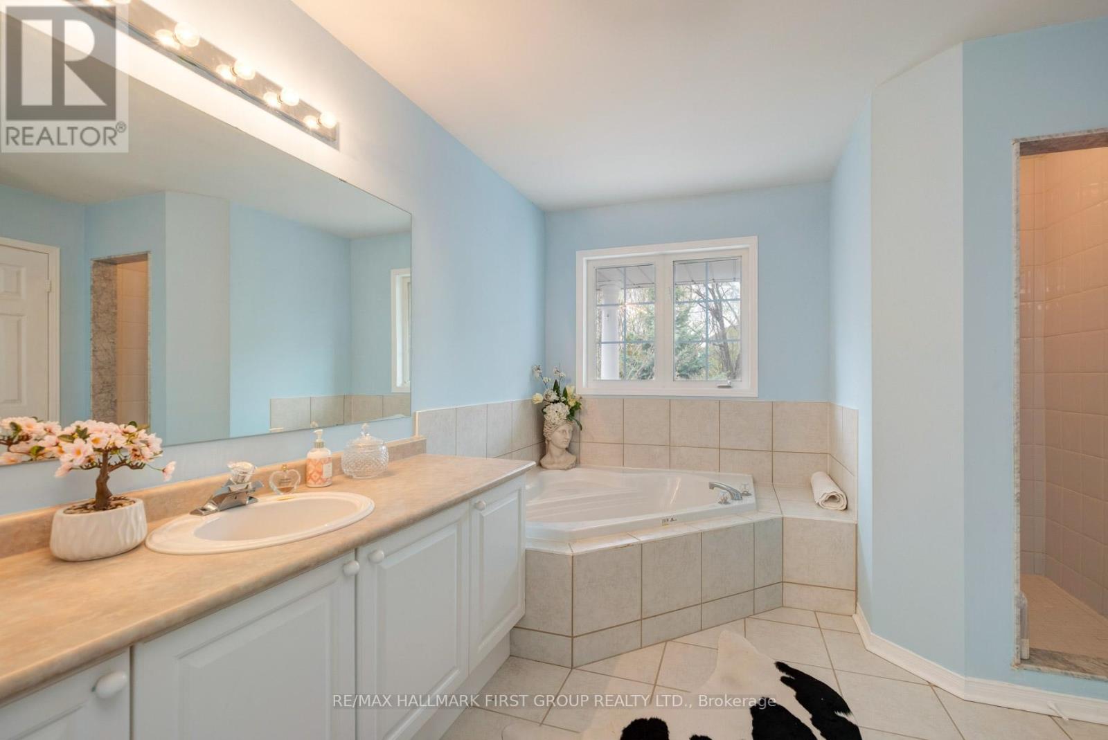 990 GLENBOURNE DRIVE - 26