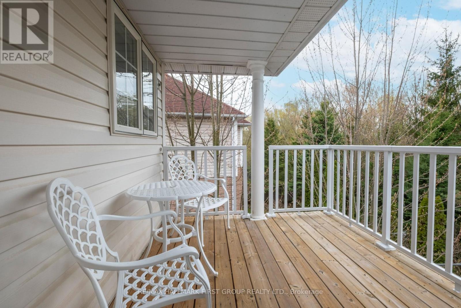 990 GLENBOURNE DRIVE - 27