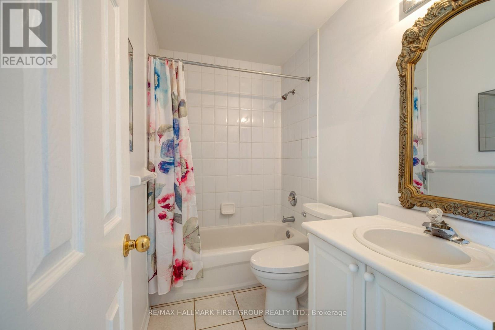 990 GLENBOURNE DRIVE - 35