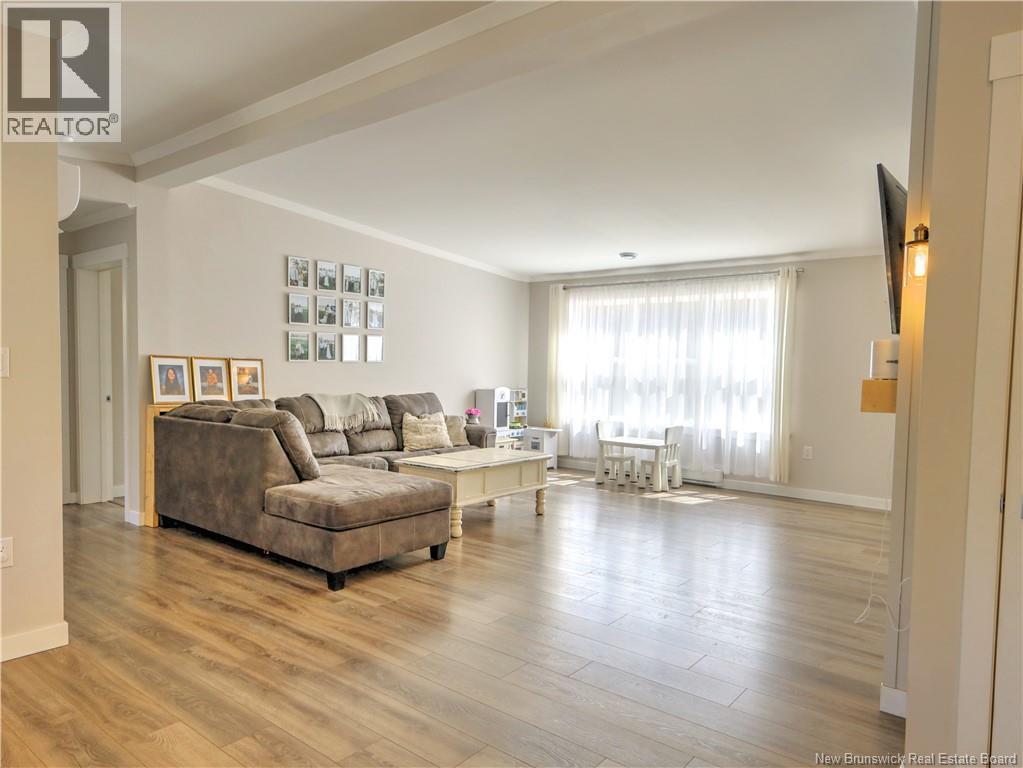 124 Diamond Square Road - 13