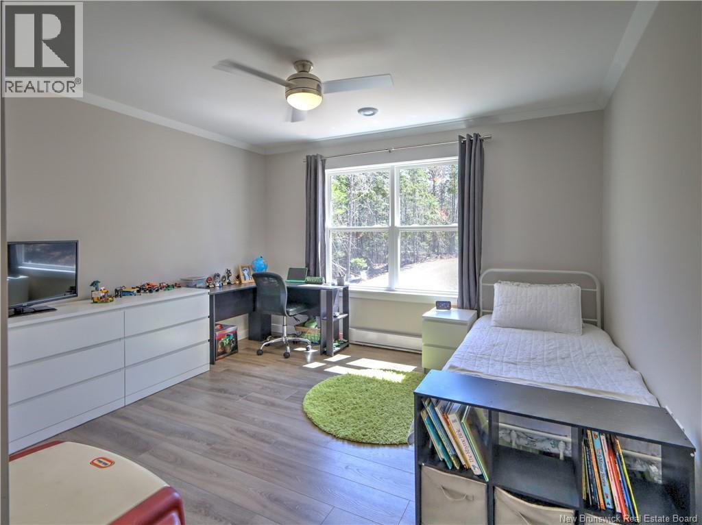 124 Diamond Square Road - Image 25