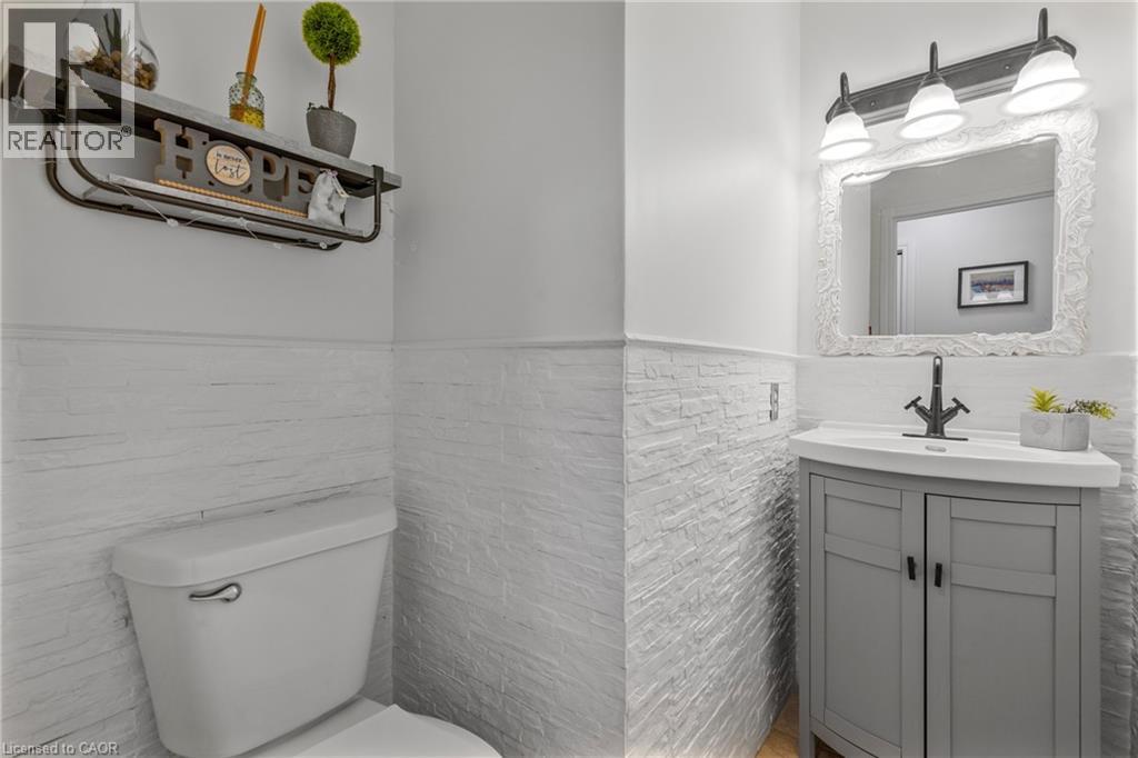 10 VEGA Crescent, Stoney Creek, Ontario, L8E4S7 — Photo 17