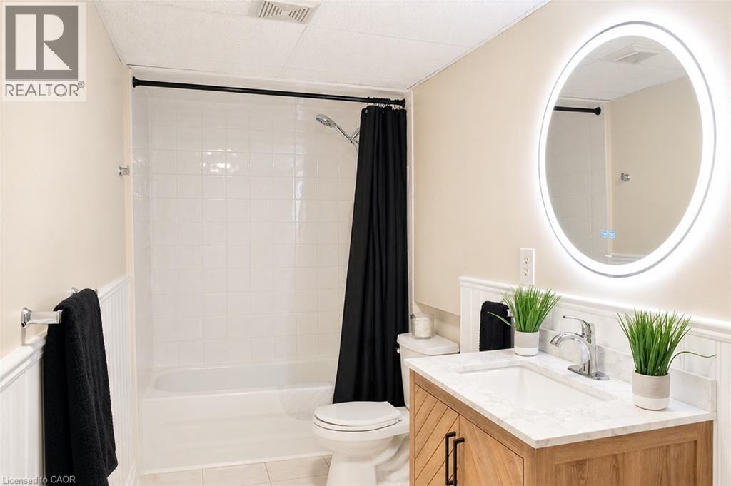 10 VEGA Crescent, Stoney Creek, Ontario, L8E4S7 — Photo 30