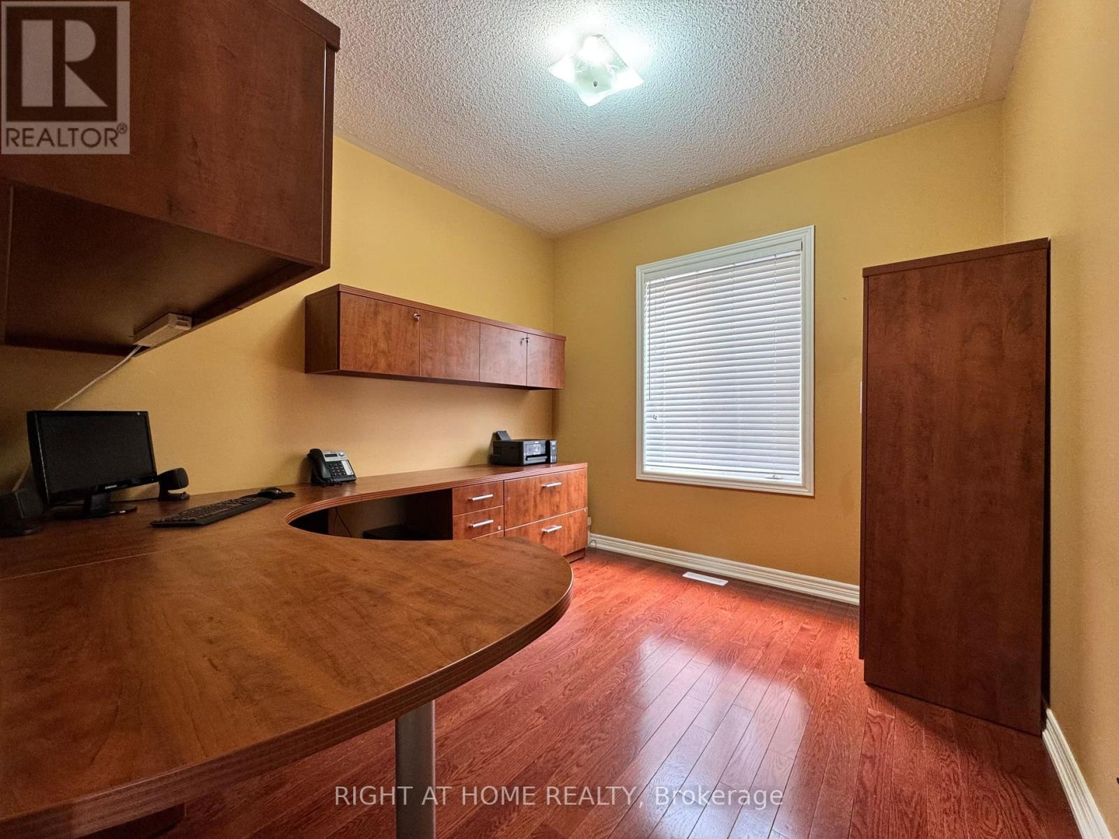 29 LYNNVALLEY CRESCENT - 10