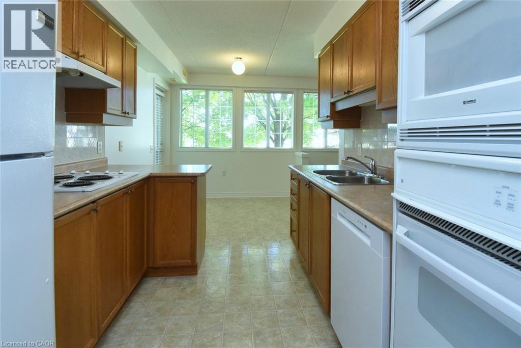 #102 600 SILVERBIRCH Boulevard - 19