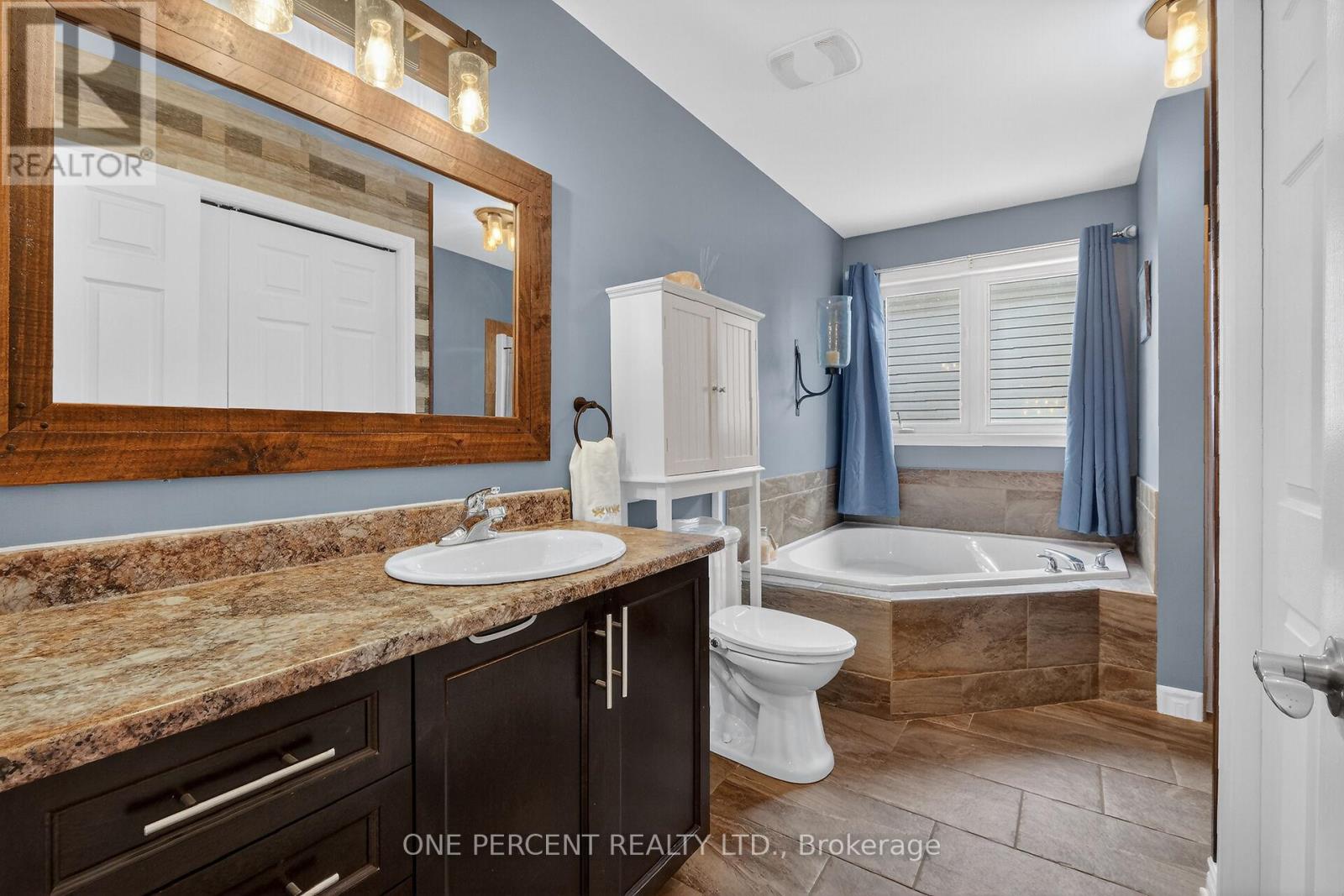 210 TRILLIUM CIRCLE - 23