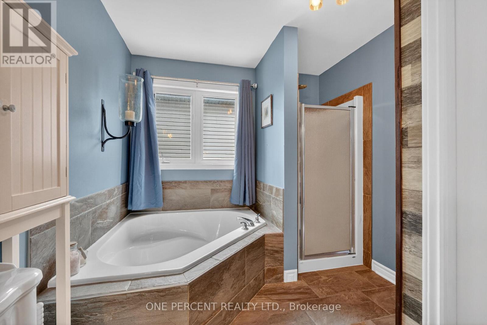 210 TRILLIUM CIRCLE - 24