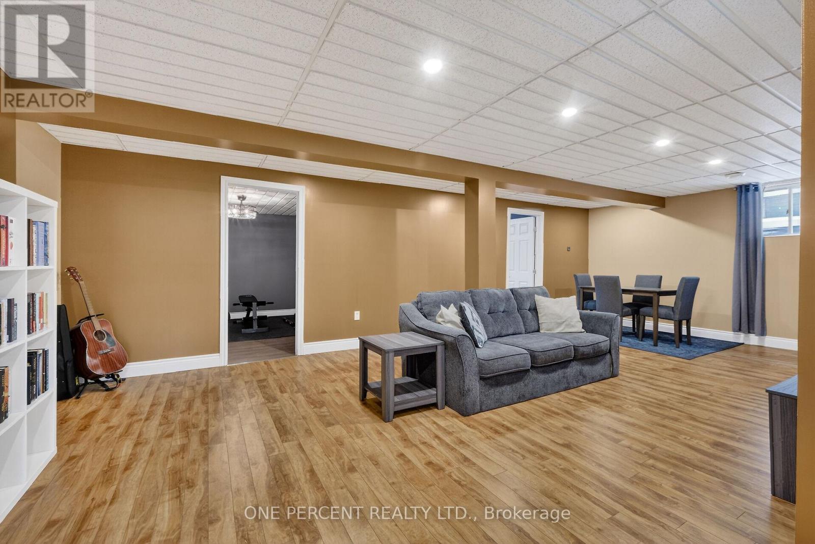 210 TRILLIUM CIRCLE - 34