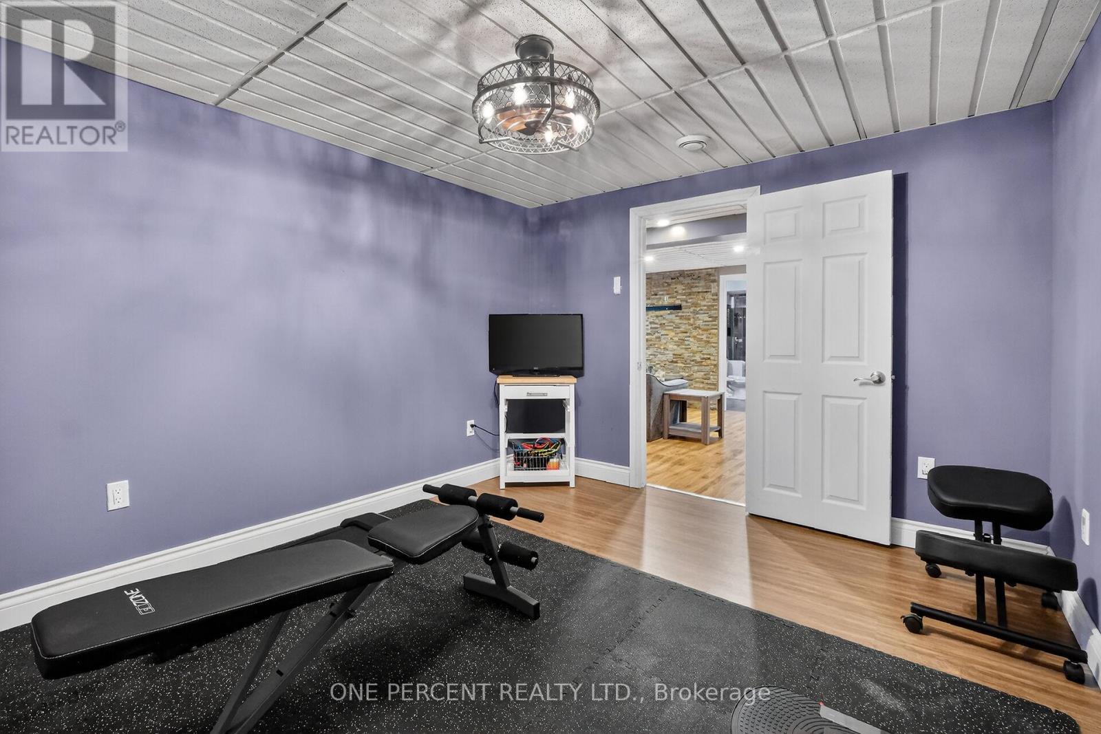 210 TRILLIUM CIRCLE - 38