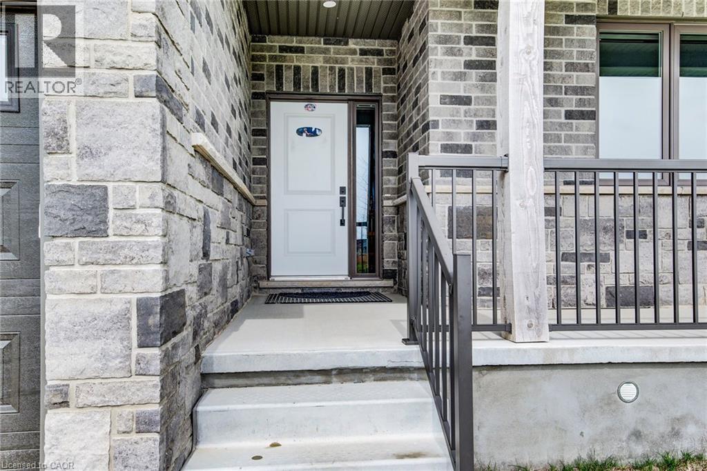 625 WINCHESTER Avenue S, Listowel, Ontario, N4W0J9 — Photo 2