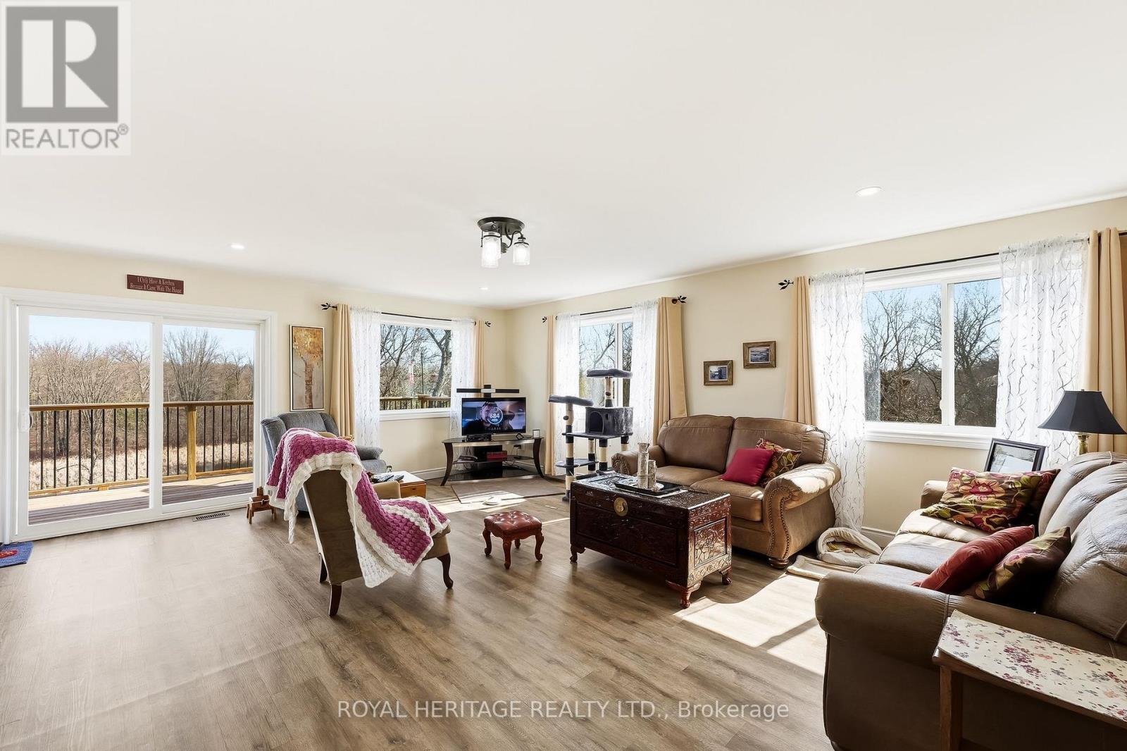 24 ROCK STREET - 15