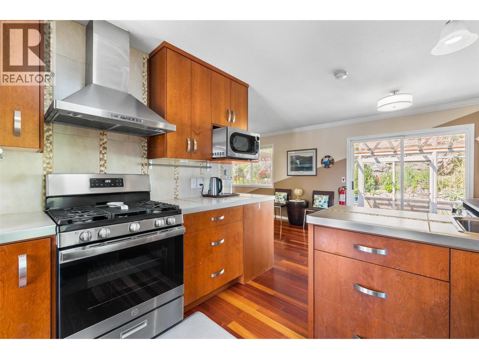1056 Caledonia Way - 20