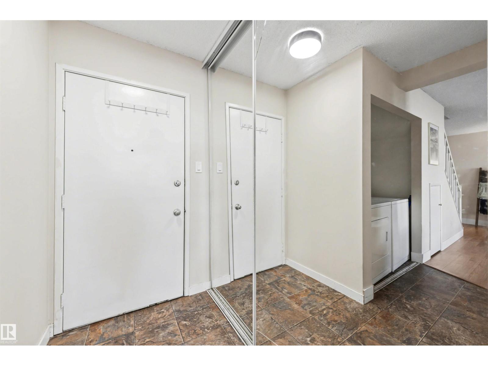 #110 14520 52 ST NW, Edmonton