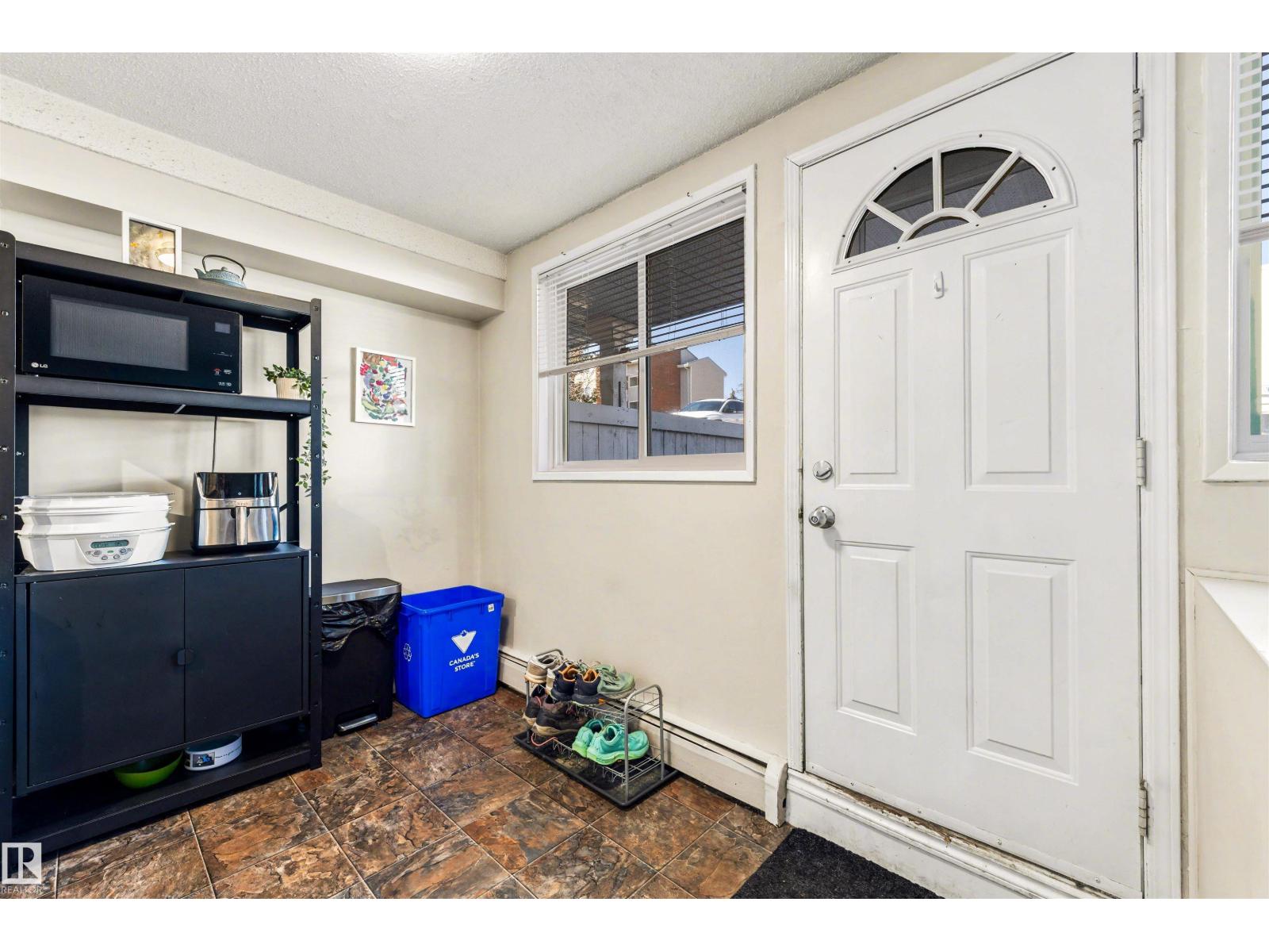 #110 14520 52 ST NW, Edmonton